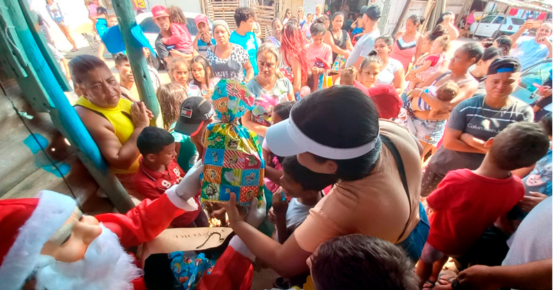 Lideranças Comunitárias ligadas a FACESP levam alegria natalina a Comunidade Vila Dandara