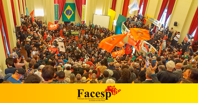 Faculdade de Direito do Largo São Francisco reúne patriotas que defendem soberania do Brasil