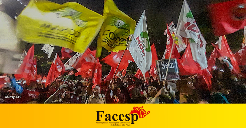 Ato Popular denuncia privilégio dos ricos e reforça soberania brasileira contra ataques de Trump