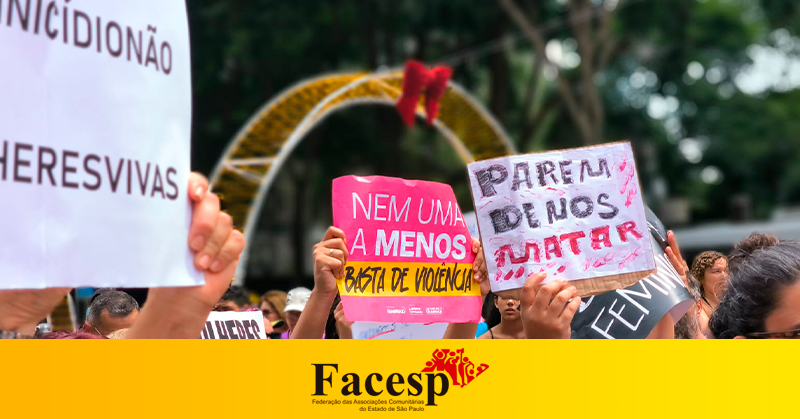 Mulheres exigem nas ruas o Direito a Vida !